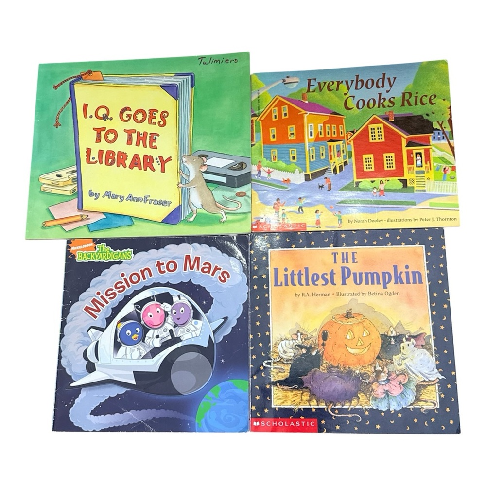 Scholastic Kids Book Bundle Backyardigans I.Q. Library Pumpkin Rice
